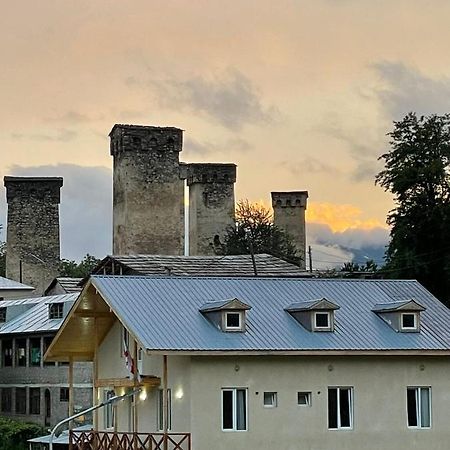 Tetne Qor Guesthouse Местия Екстериор снимка