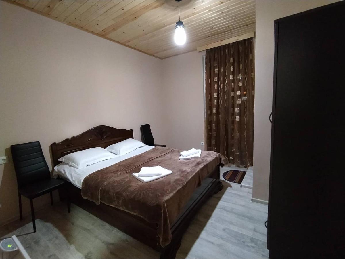 Tetne Qor Guesthouse Местия Екстериор снимка