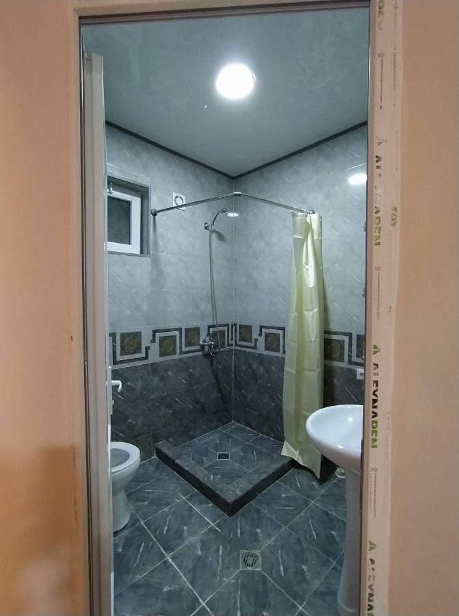 Tetne Qor Guesthouse Местия Екстериор снимка